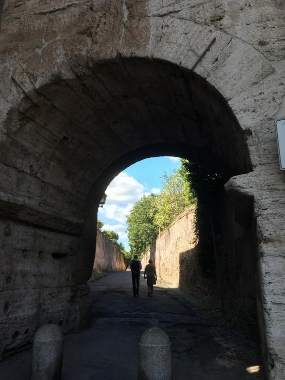 Delightful Apartment 100 Meters From The Colosseum Exteriör bild
