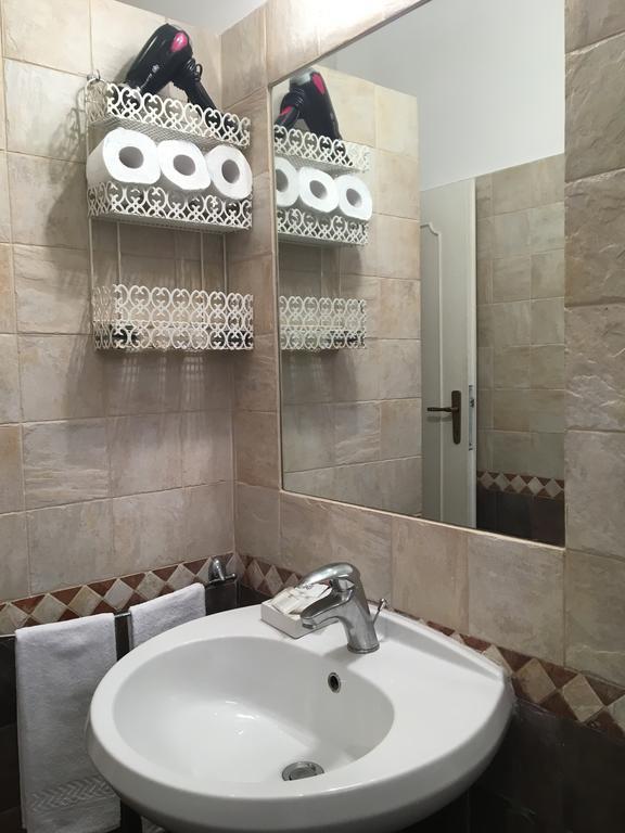 Delightful Apartment 100 Meters From The Colosseum Exteriör bild