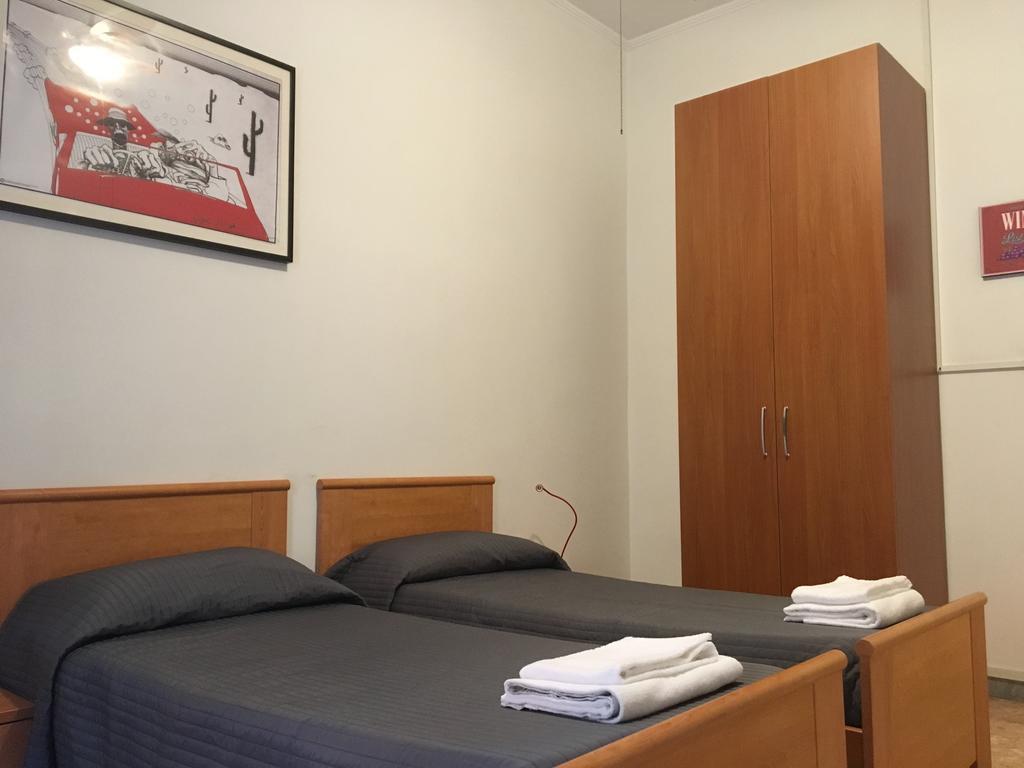 Delightful Apartment 100 Meters From The Colosseum Exteriör bild